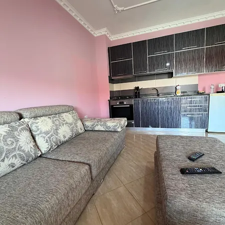 Beachfront Bliss Apartment Durrës