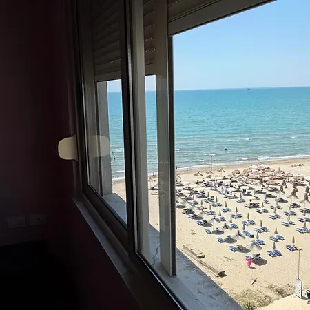 Beachfront Bliss Apartment *